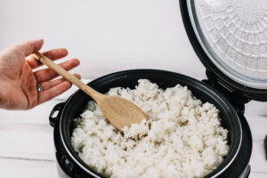 Cara Memperbaiki Rice Cooker Nasi Cepat Bau dan Kuning